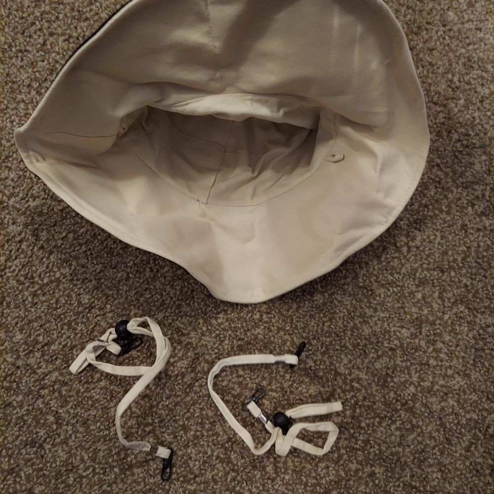 Double-Sided Bucket Hat - Picture 4 of 9